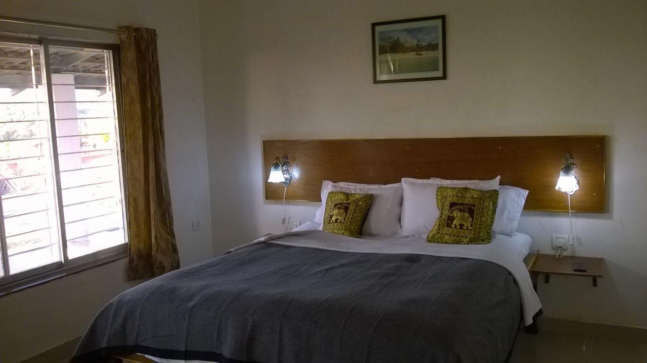 Palm Springs Lake Resort Jaitapur Exterior photo